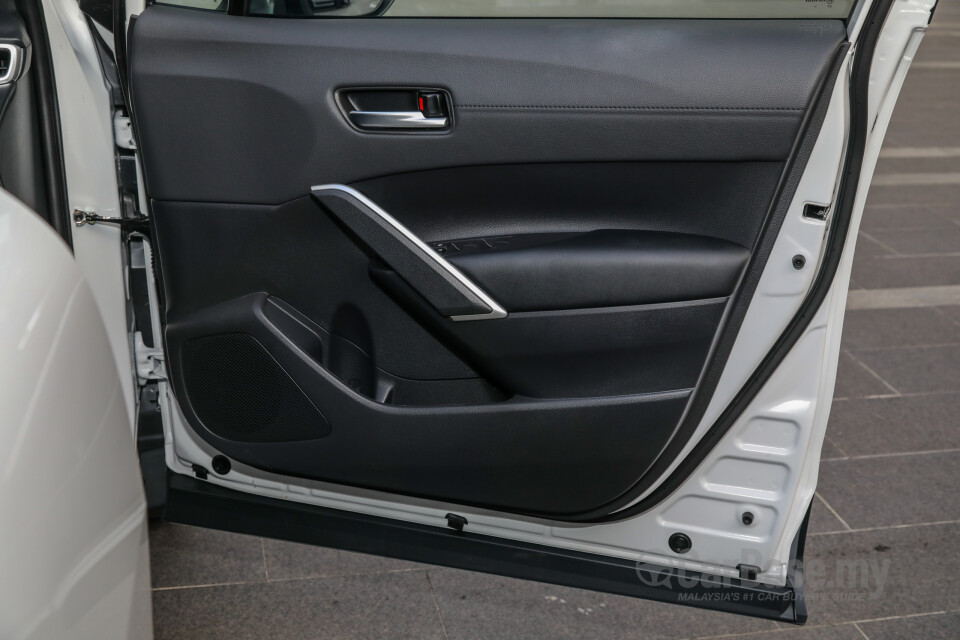 Toyota Corolla Cross XG10 (2021) Interior