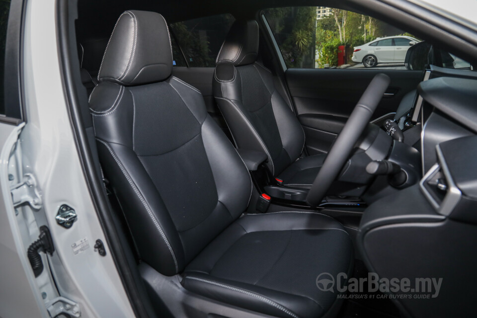 Toyota Corolla Cross XG10 (2021) Interior