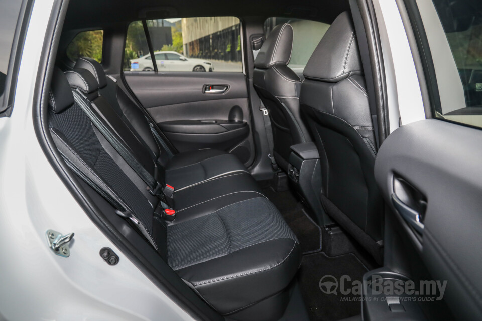 Toyota Corolla Cross XG10 (2021) Interior