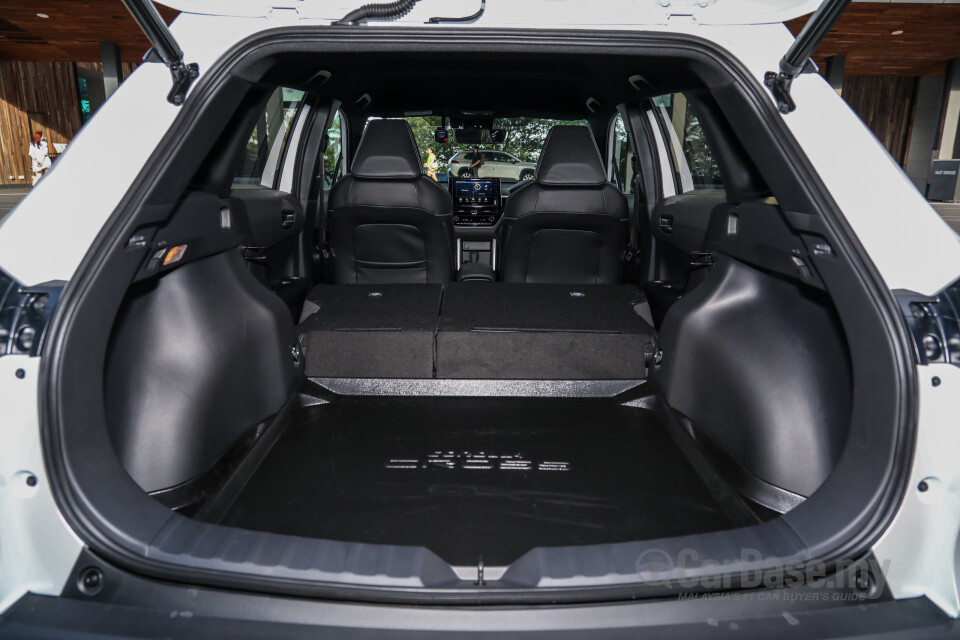 Toyota Corolla Cross XG10 (2021) Interior