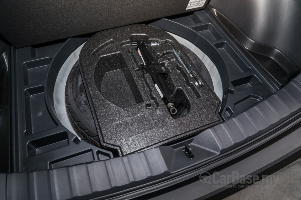 Toyota Corolla Cross XG10 (2021) Interior