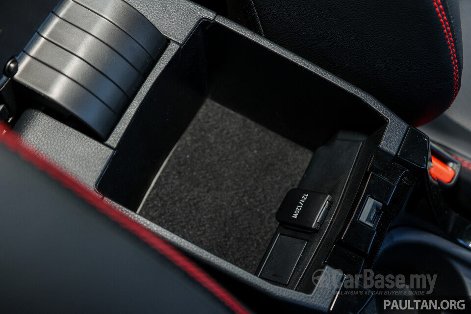 Toyota Corolla Cross XG10 (2021) Interior