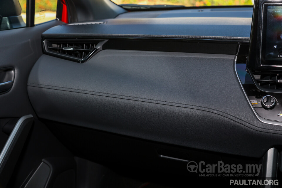 Toyota Corolla Cross XG10 (2021) Interior