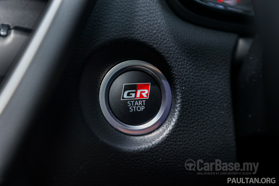Toyota Corolla Cross XG10 (2021) Interior