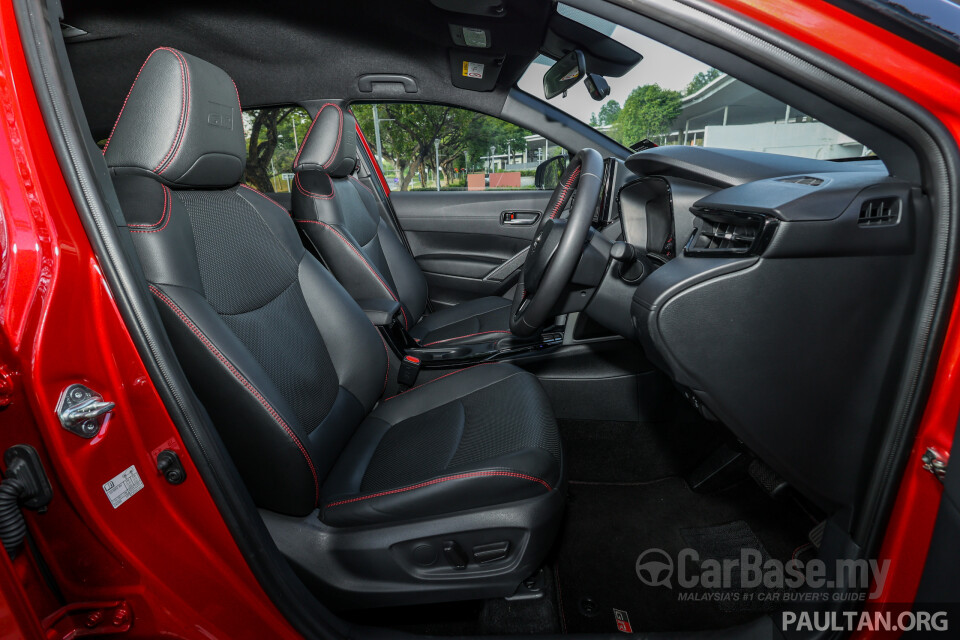 Toyota Corolla Cross XG10 (2021) Interior