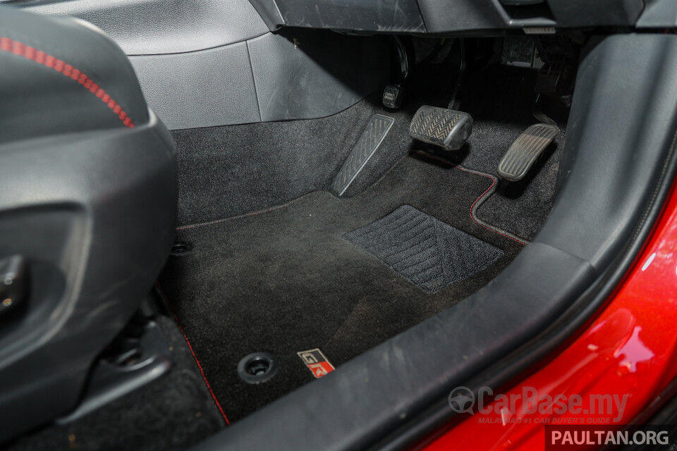 Toyota Corolla Cross XG10 (2021) Interior