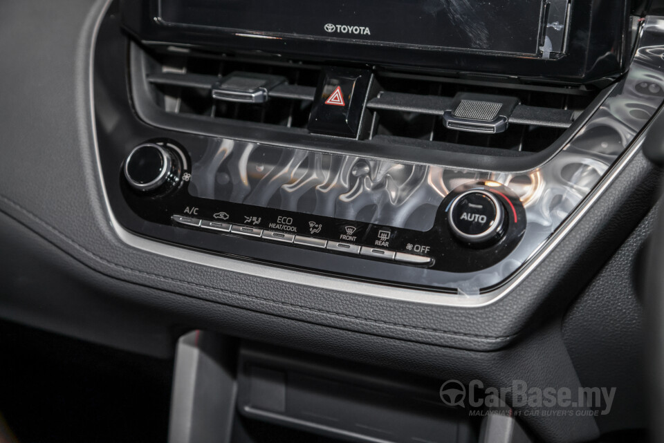 Toyota Corolla Cross XG10 (2021) Interior