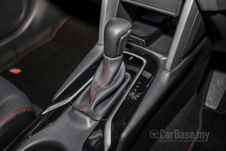 Toyota Corolla Cross XG10 (2021) Interior