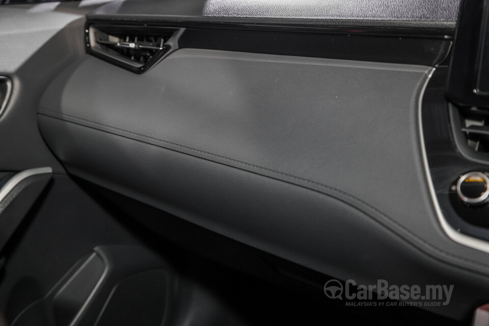 Toyota Corolla Cross XG10 (2021) Interior