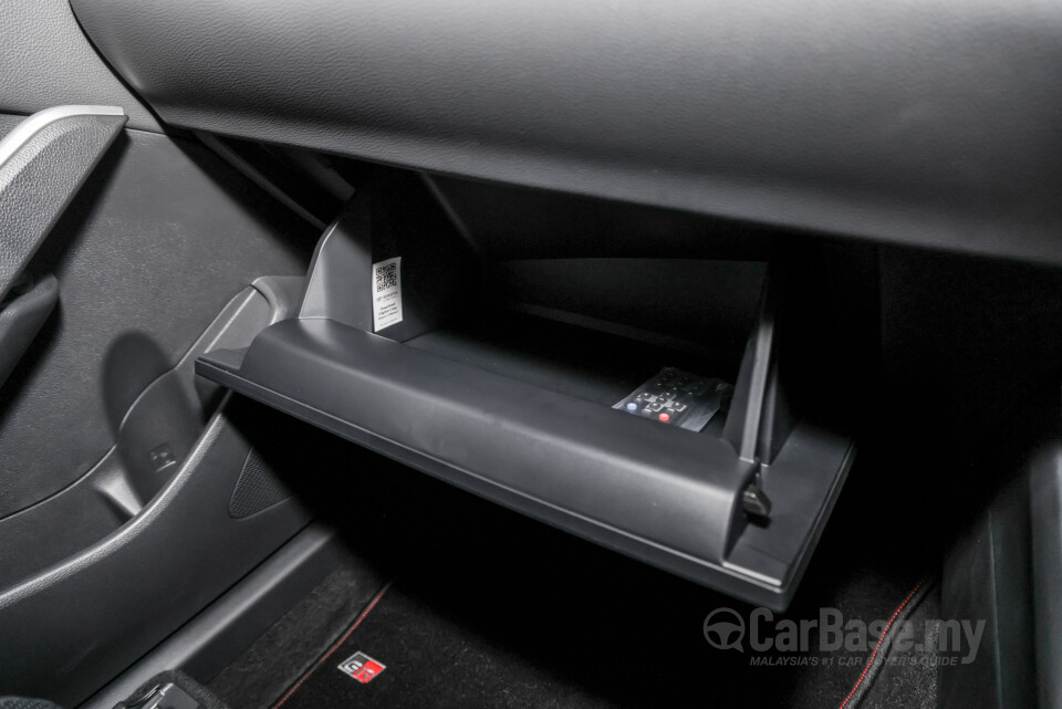 Toyota Corolla Cross XG10 (2021) Interior