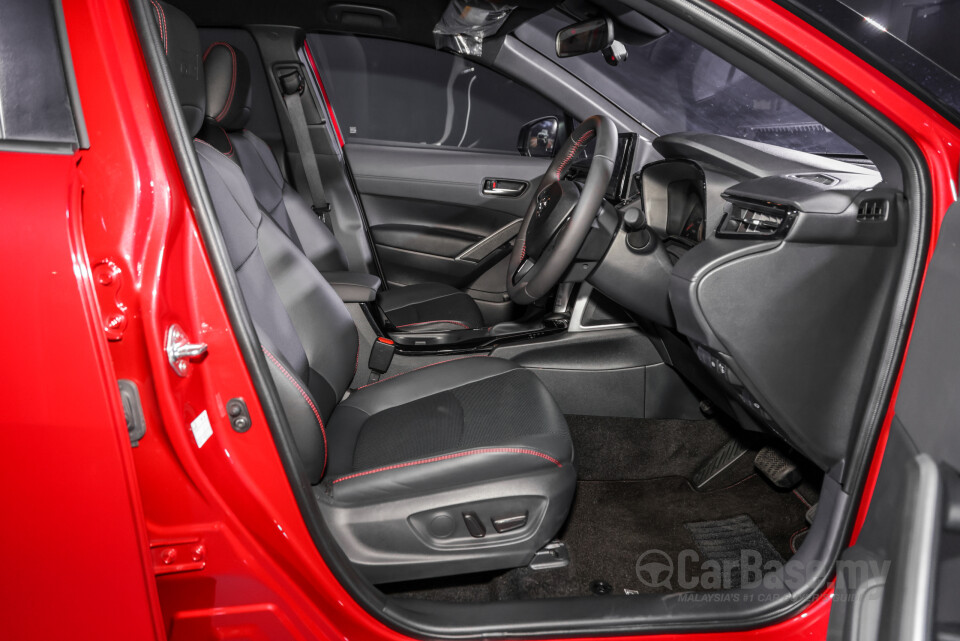 Toyota Corolla Cross XG10 (2021) Interior