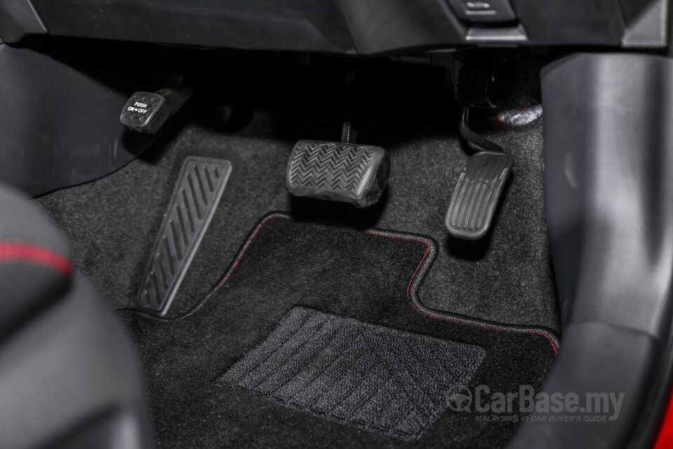 Toyota Corolla Cross XG10 (2021) Interior