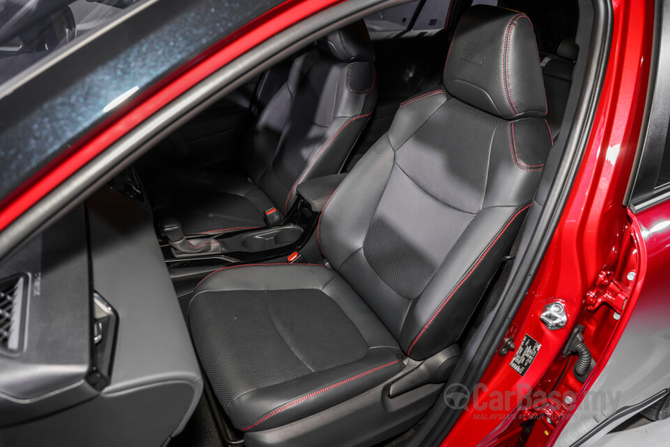 Toyota Corolla Cross XG10 (2021) Interior