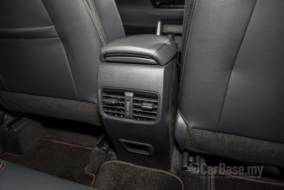 Toyota Corolla Cross XG10 (2021) Interior