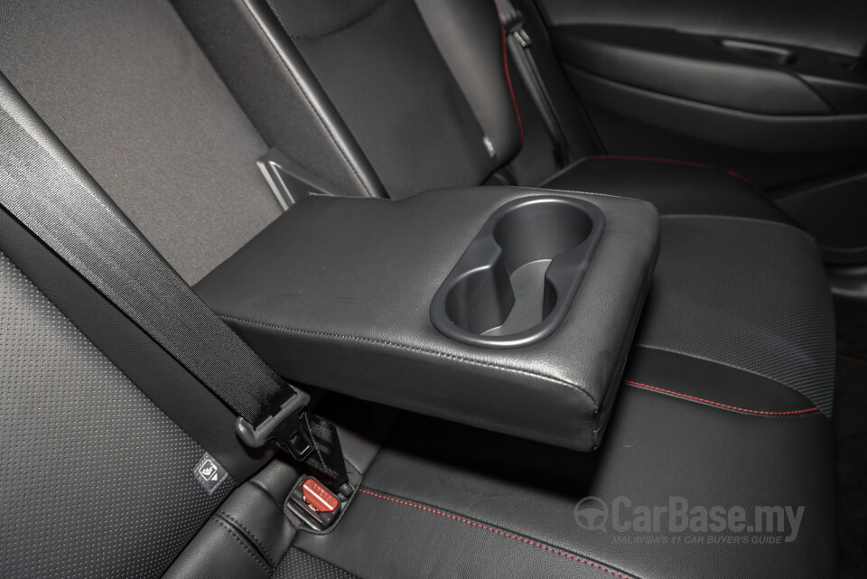 Toyota Corolla Cross XG10 (2021) Interior