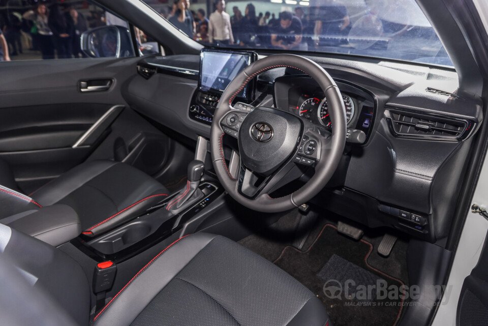 Toyota Corolla Cross XG10 (2021) Interior