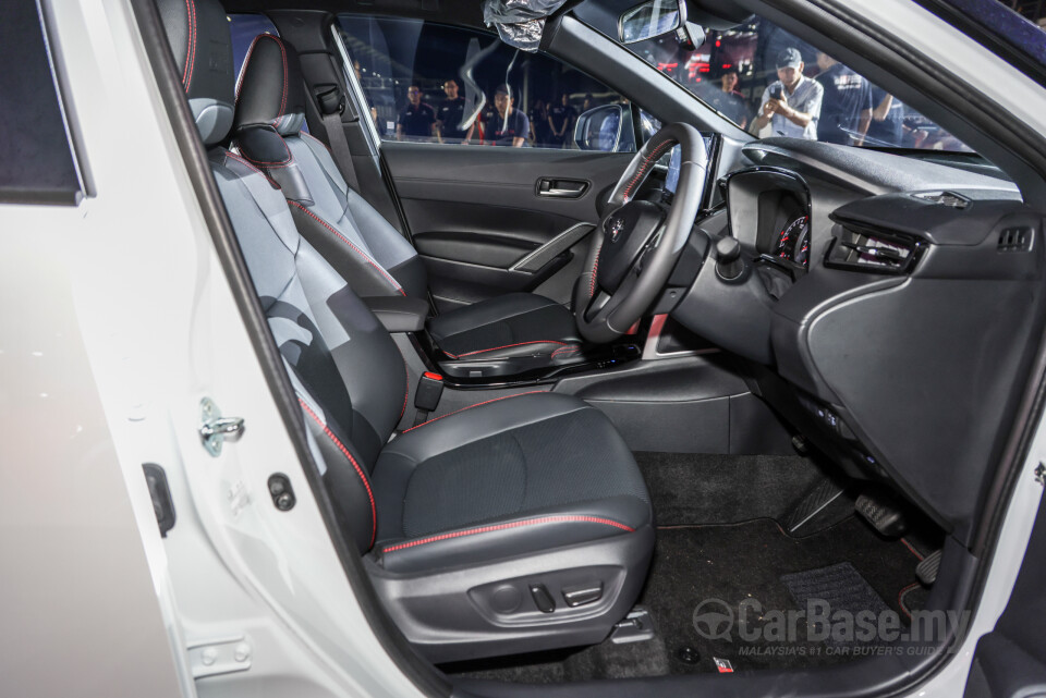 Toyota Corolla Cross XG10 (2021) Interior