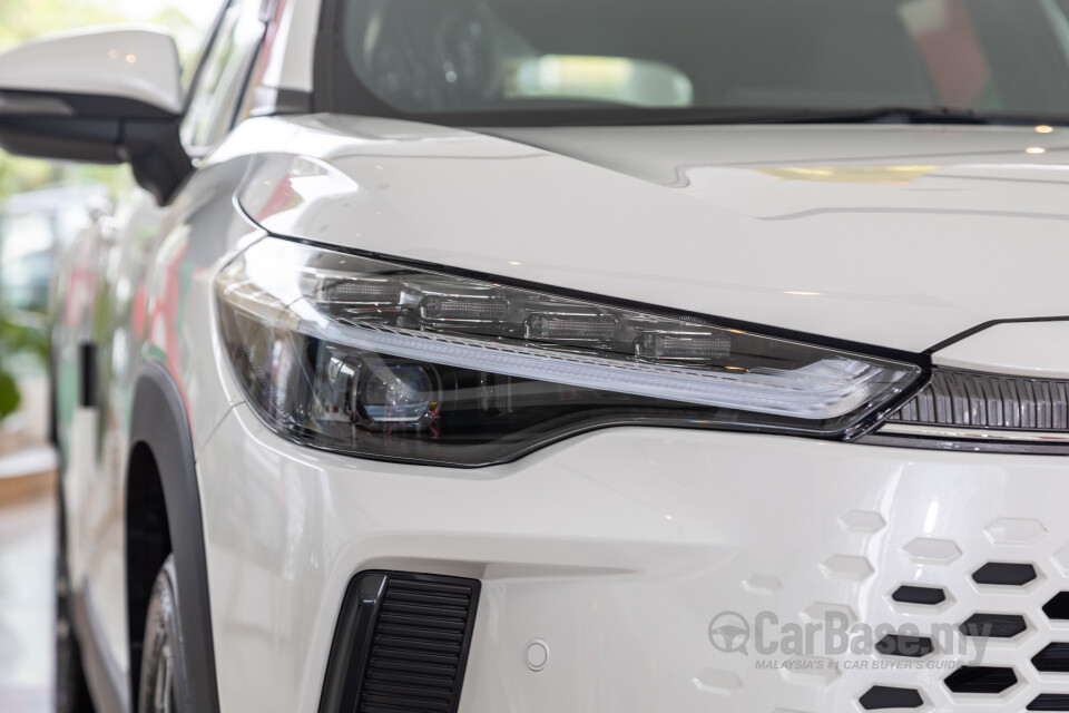 Toyota Corolla Cross XG10 Facelift (2024) Exterior