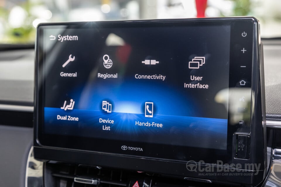 Toyota Corolla Cross XG10 Facelift (2024) Interior