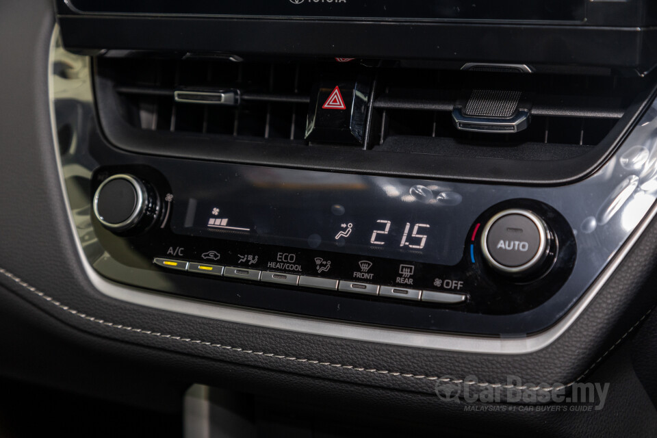 Toyota Corolla Cross XG10 Facelift (2024) Interior