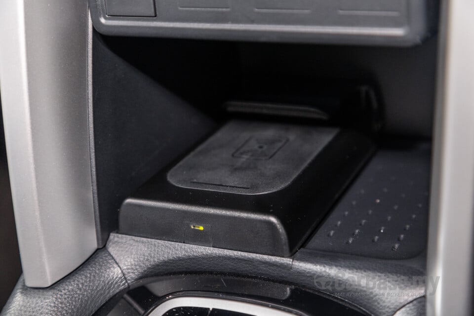 Toyota Corolla Cross XG10 Facelift (2024) Interior