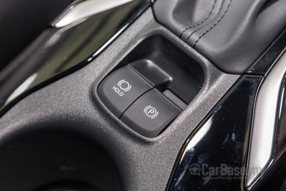 Toyota Corolla Cross XG10 Facelift (2024) Interior