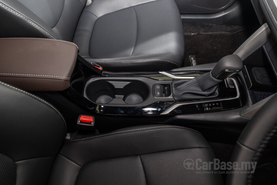 Toyota Corolla Cross XG10 Facelift (2024) Interior