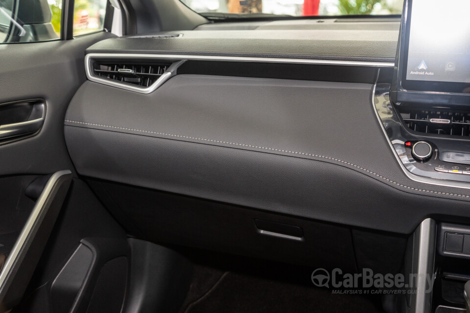Toyota Corolla Cross XG10 Facelift (2024) Interior