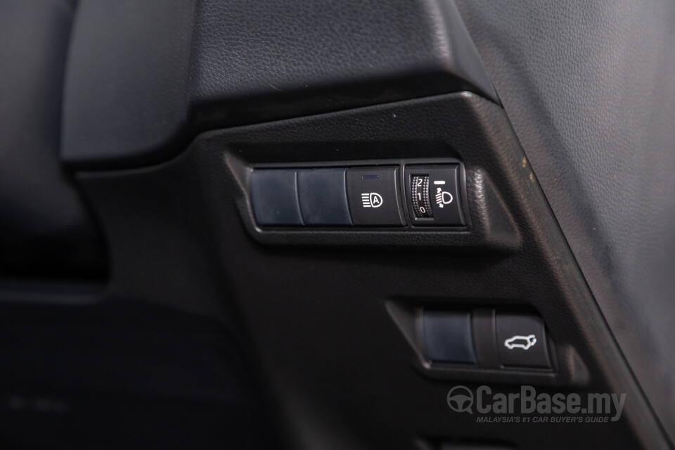 Toyota Corolla Cross XG10 Facelift (2024) Interior