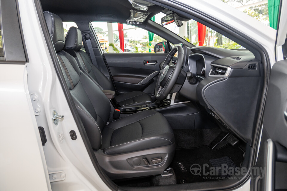 Toyota Corolla Cross XG10 Facelift (2024) Interior