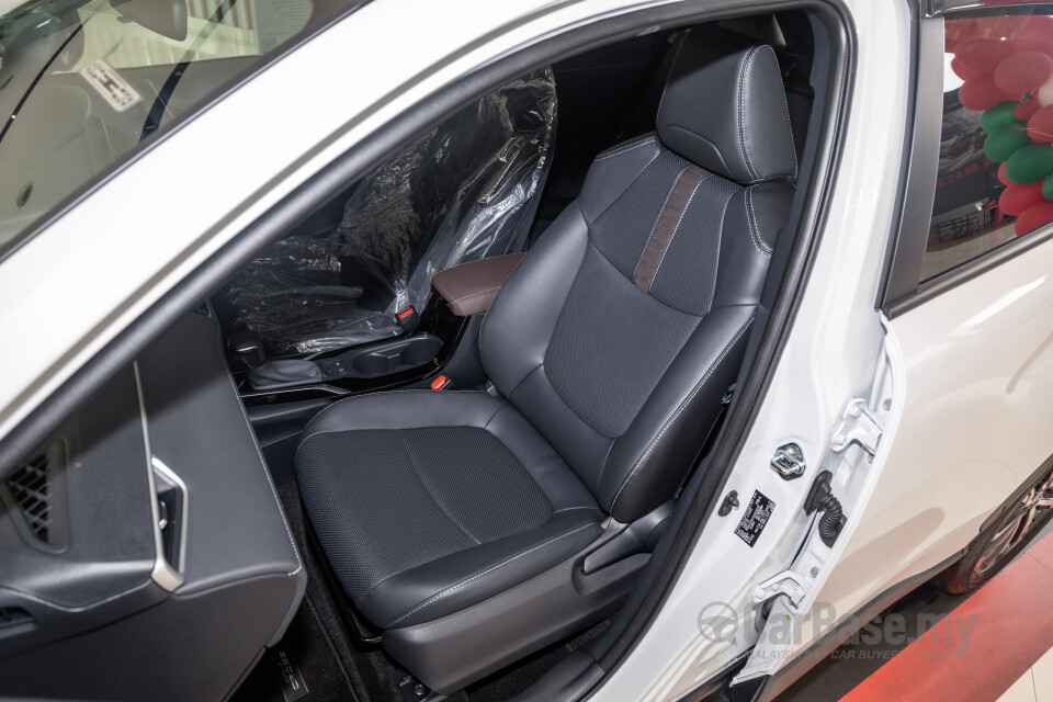 Toyota Corolla Cross XG10 Facelift (2024) Interior