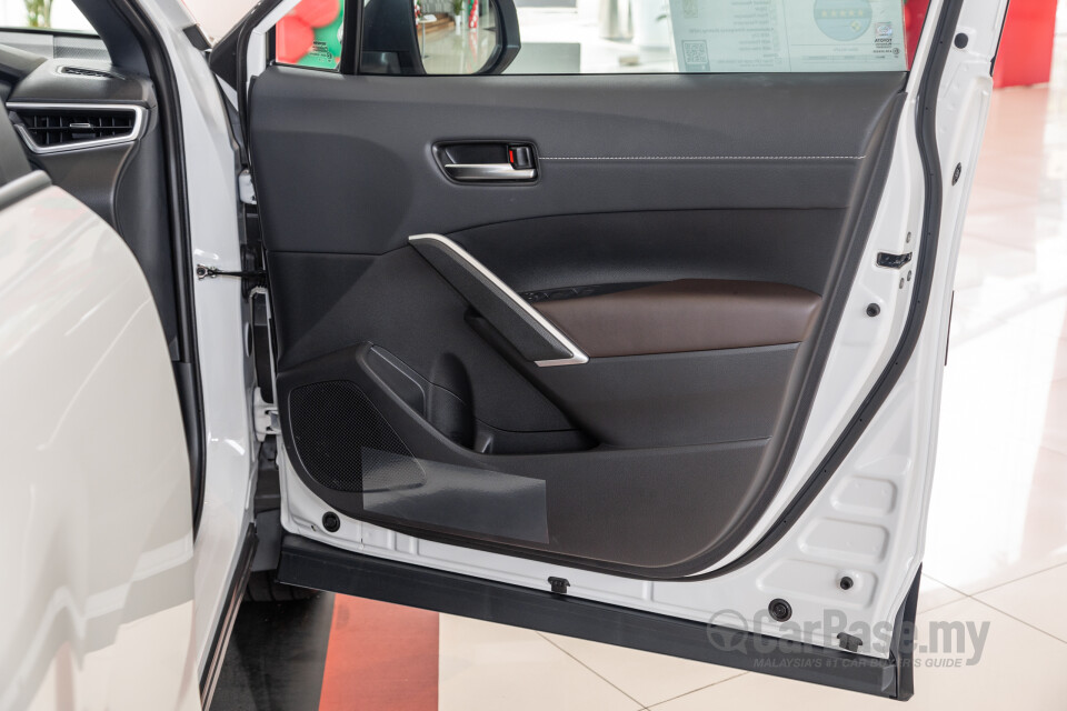 Toyota Corolla Cross XG10 Facelift (2024) Interior