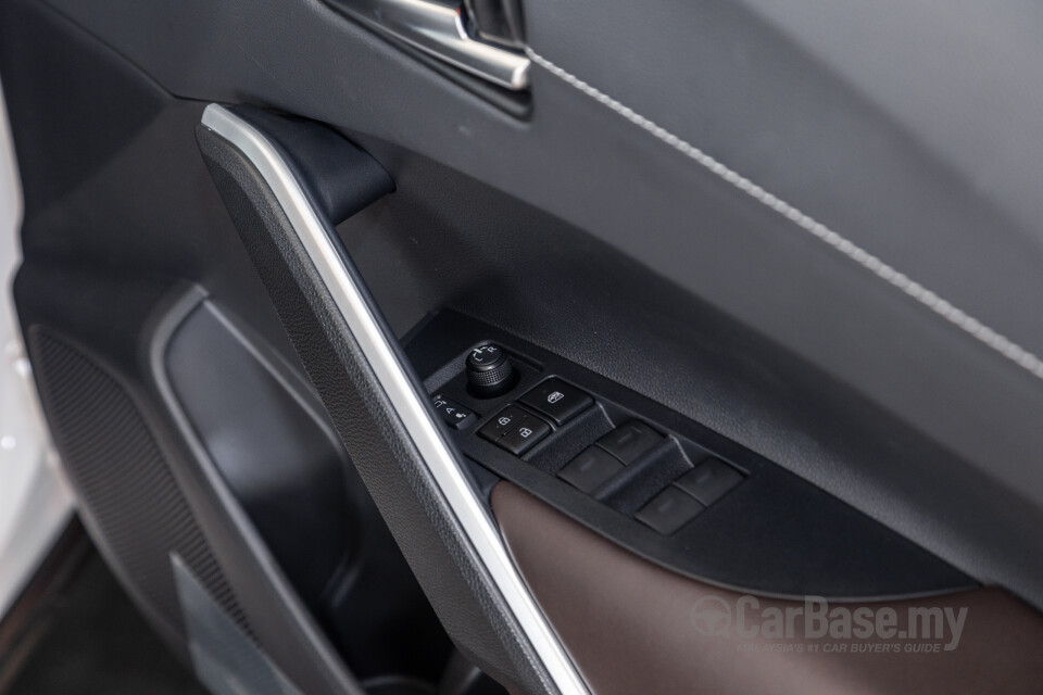 Toyota Corolla Cross XG10 Facelift (2024) Interior