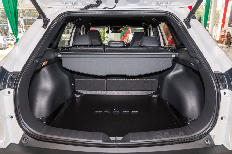 Toyota Corolla Cross XG10 Facelift (2024) Interior