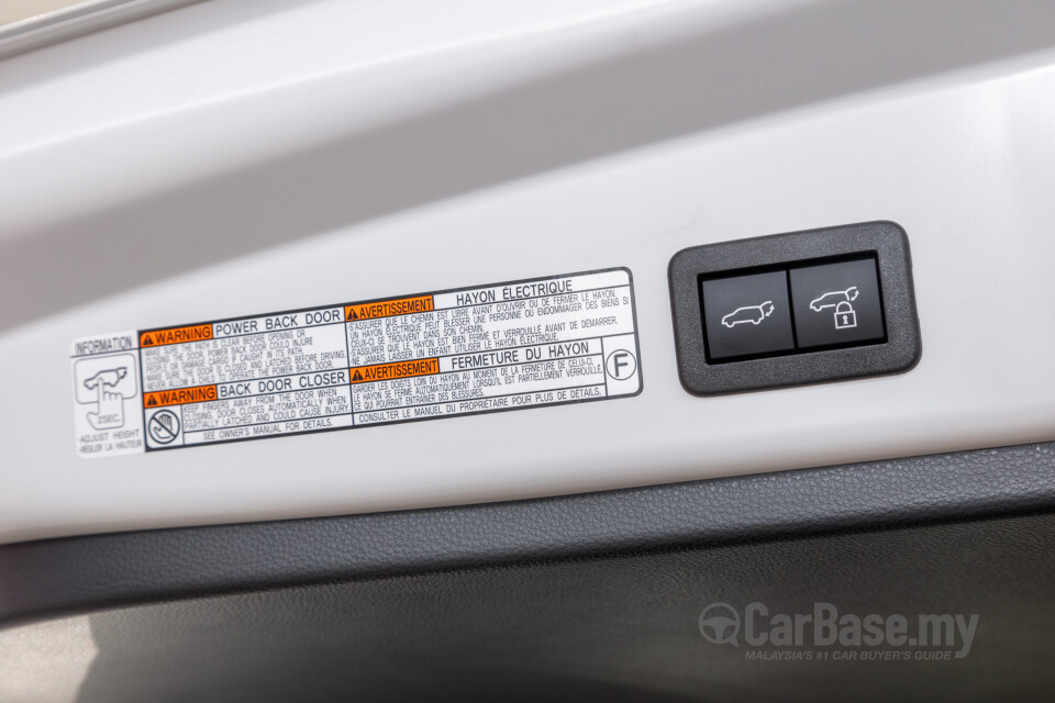 Toyota Corolla Cross XG10 Facelift (2024) Interior