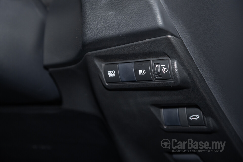 Toyota Corolla Cross XG10 Facelift (2024) Interior