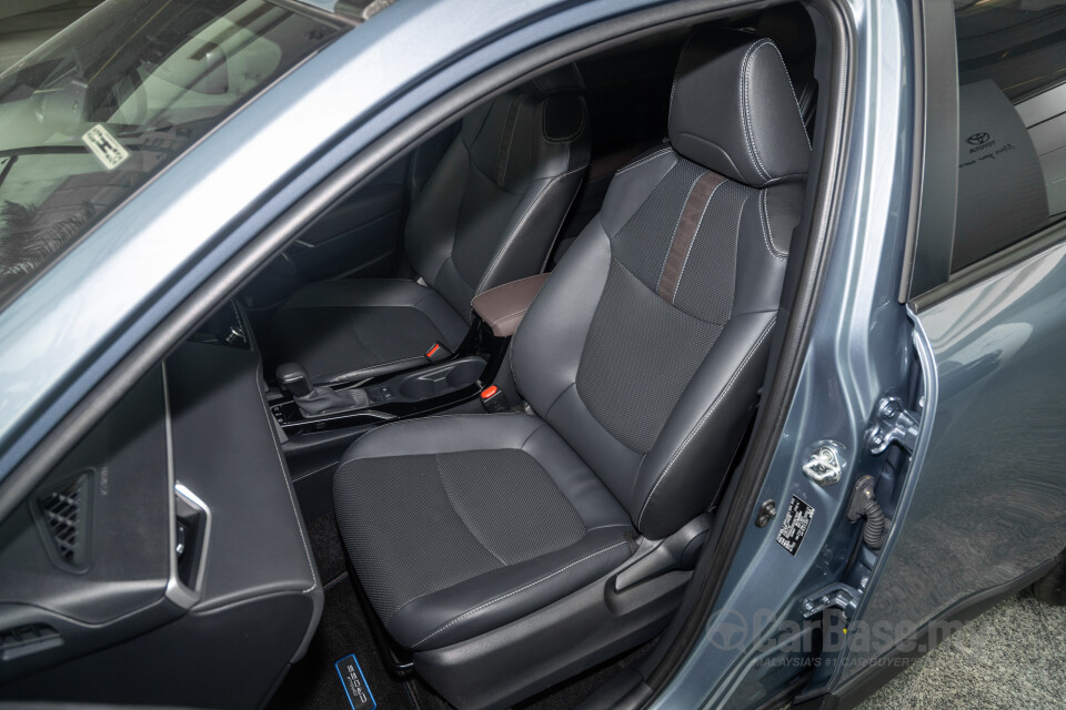 Toyota Corolla Cross XG10 Facelift (2024) Interior