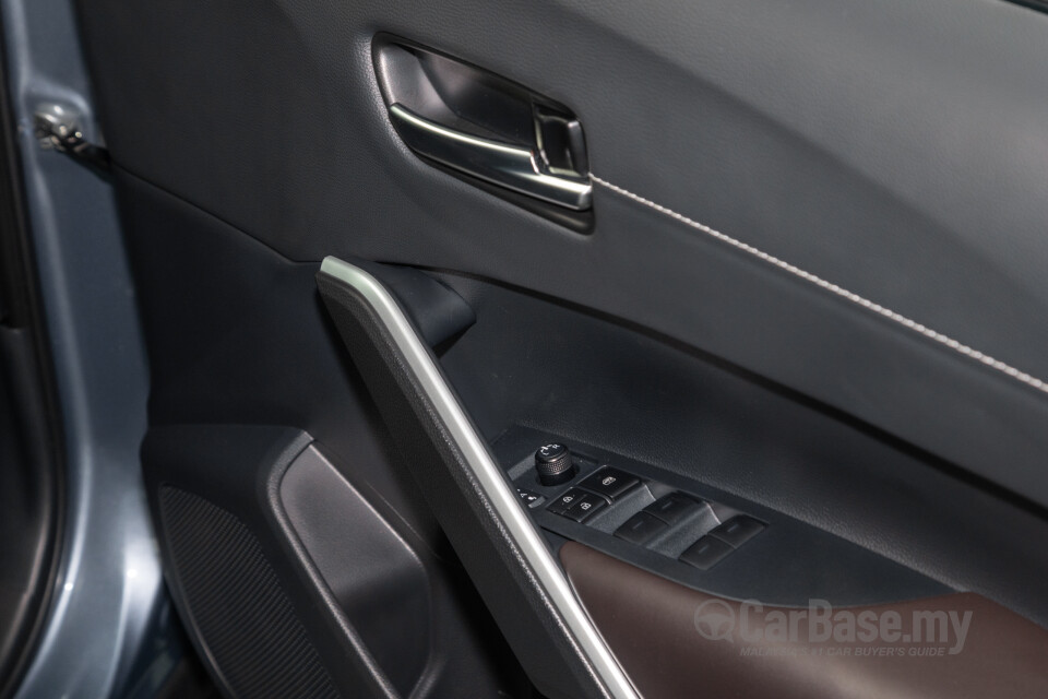 Toyota Corolla Cross XG10 Facelift (2024) Interior