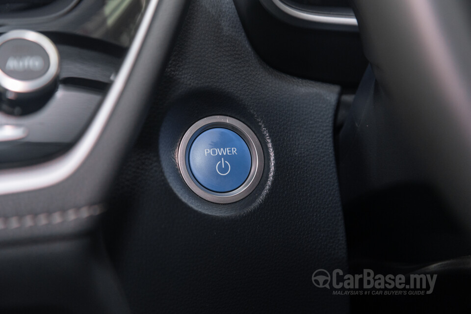 Toyota Corolla Cross XG10 Facelift (2024) Interior