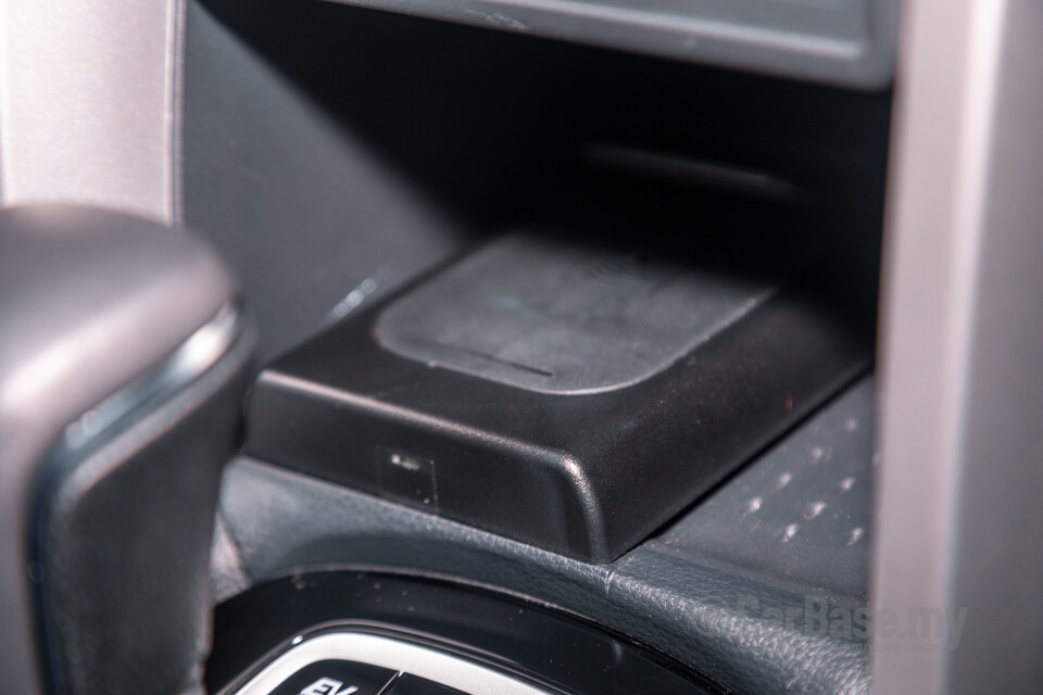 Toyota Corolla Cross XG10 Facelift (2024) Interior