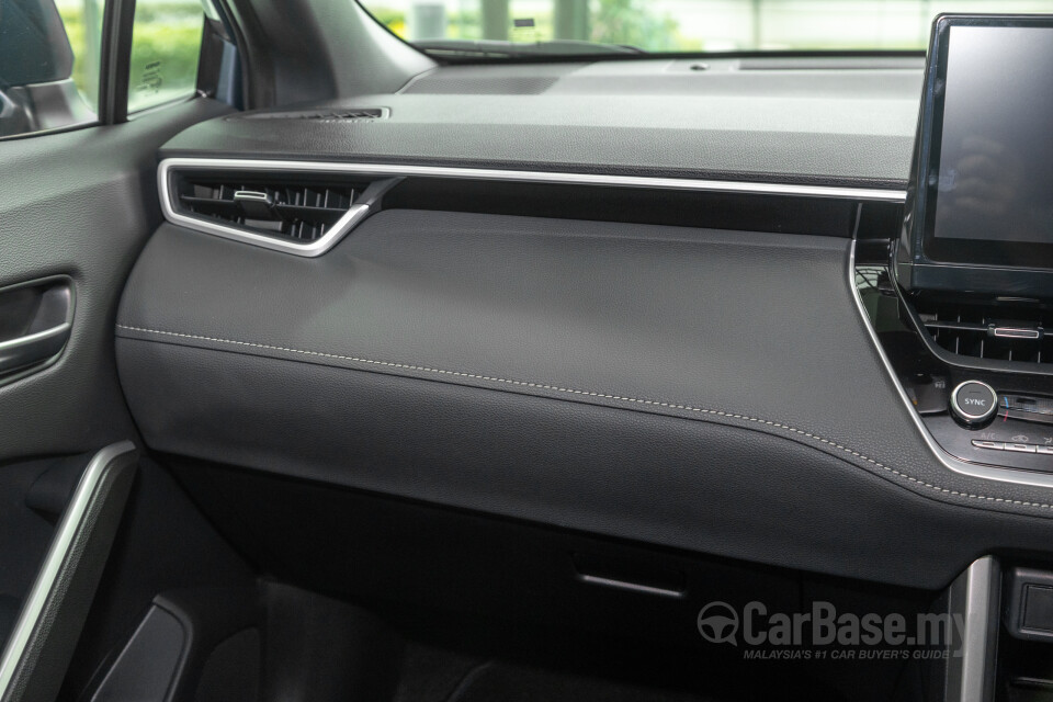 Toyota Corolla Cross XG10 Facelift (2024) Interior