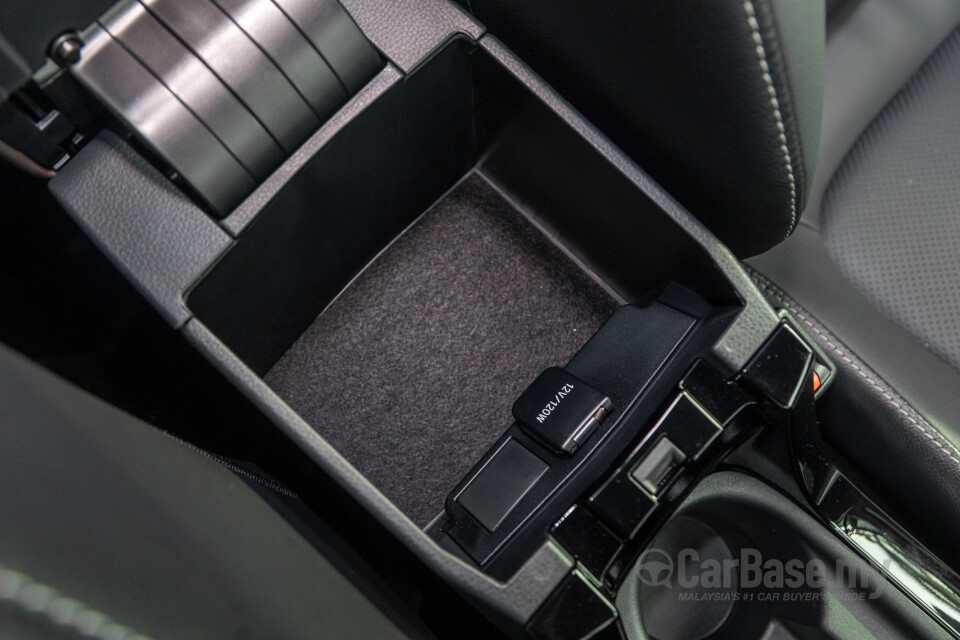 Toyota Corolla Cross XG10 Facelift (2024) Interior