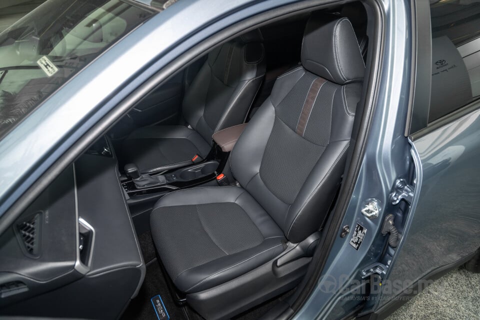 Toyota Corolla Cross XG10 Facelift (2024) Interior