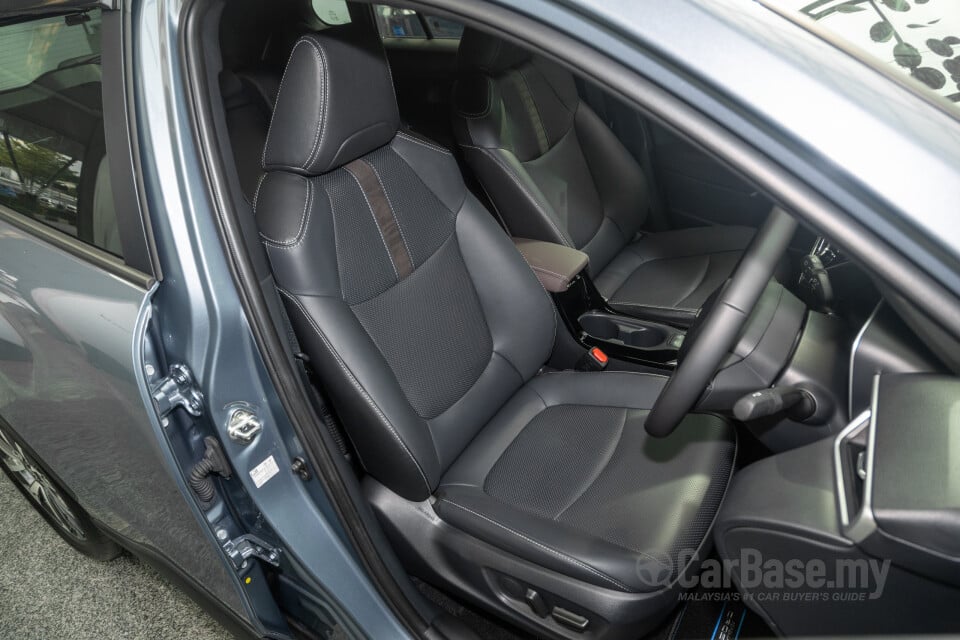 Toyota Corolla Cross XG10 Facelift (2024) Interior