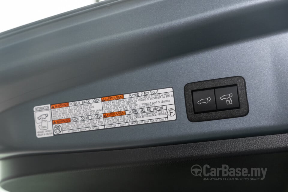 Toyota Corolla Cross XG10 Facelift (2024) Interior
