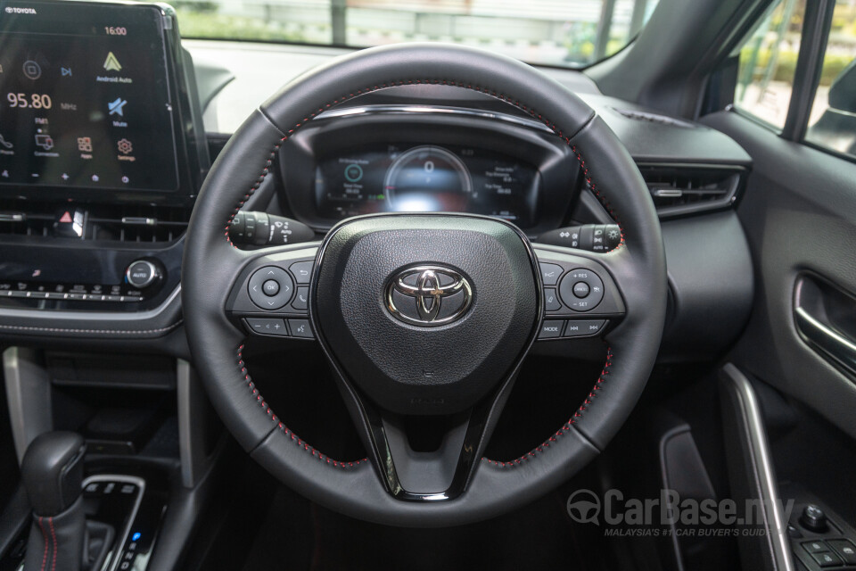 Toyota Corolla Cross XG10 Facelift (2024) Interior