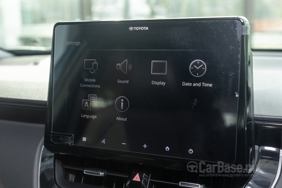 Toyota Corolla Cross XG10 Facelift (2024) Interior