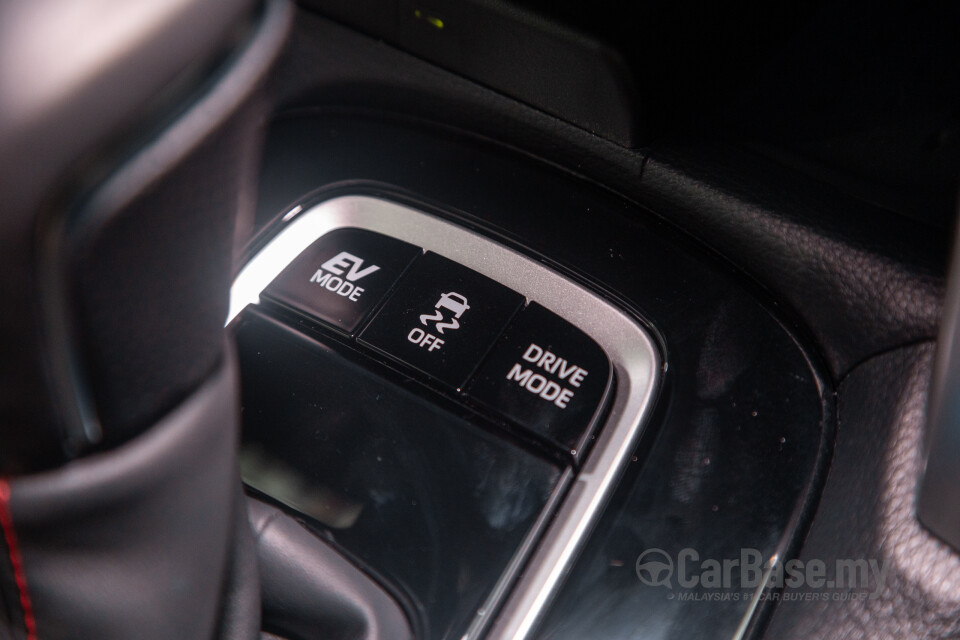 Toyota Corolla Cross XG10 Facelift (2024) Interior