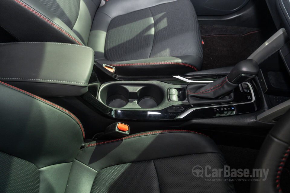 Toyota Corolla Cross XG10 Facelift (2024) Interior