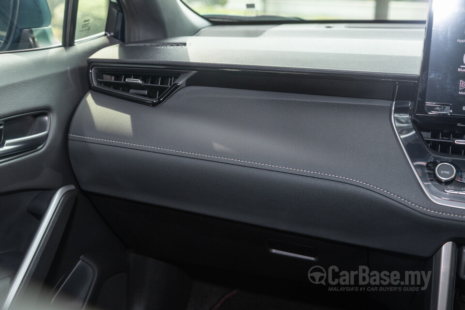Toyota Corolla Cross XG10 Facelift (2024) Interior